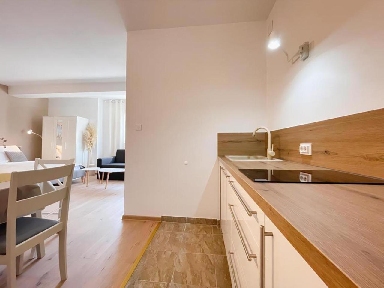 Caramel Comforts In Stinjan Only 800 Meters From The Beach Pula Luaran gambar